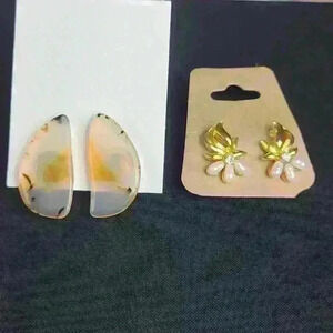 Vintage gemstone earrings screwed back / DS Gold-toned faux pearl rhinestones